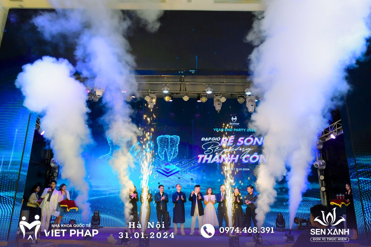 Tổ chức Year End Party nha khoa Việt Pháp 2024
