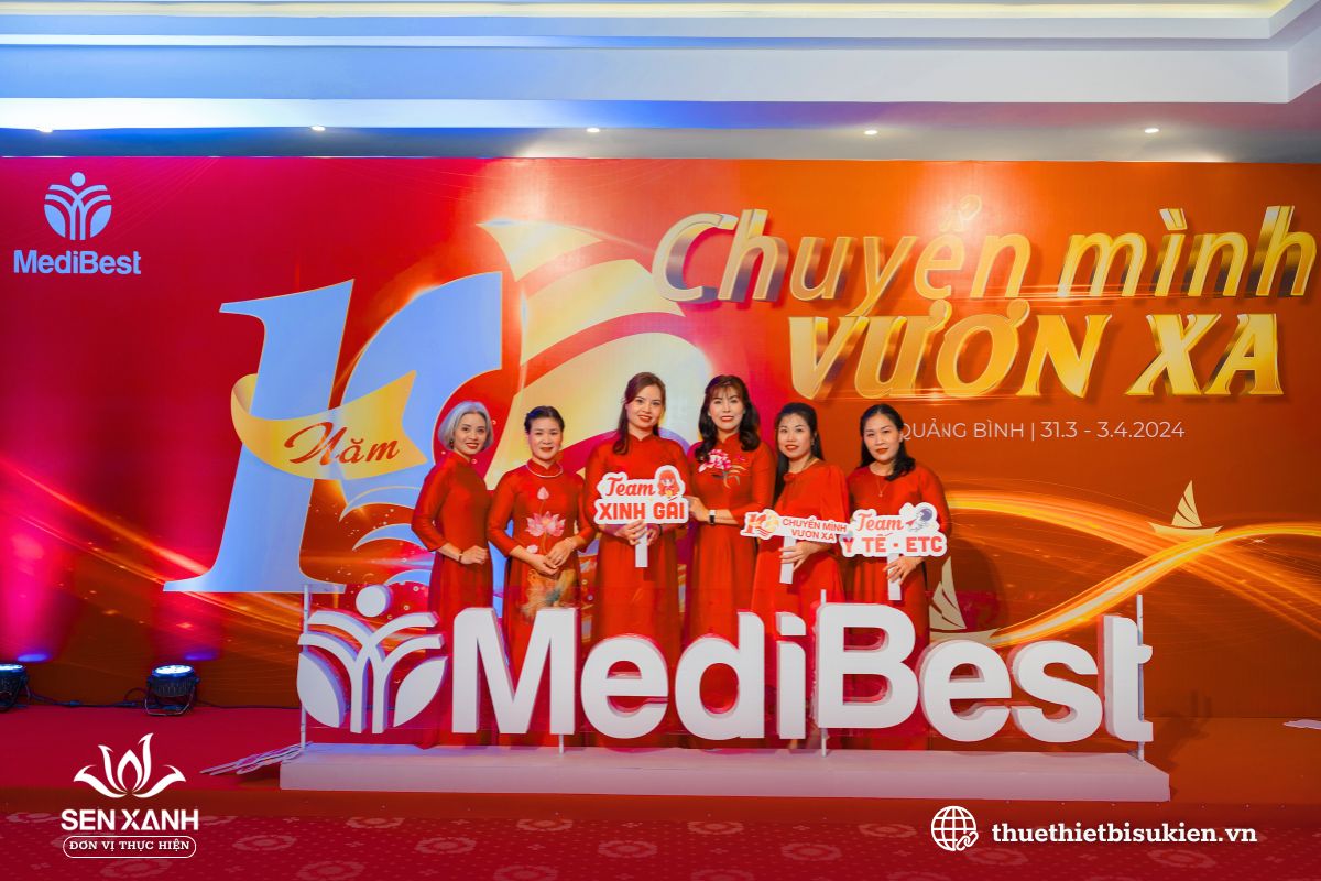 Backdrop tại khu vực check-in sự kiện Backdrop tại khu vực check-in sự kiện