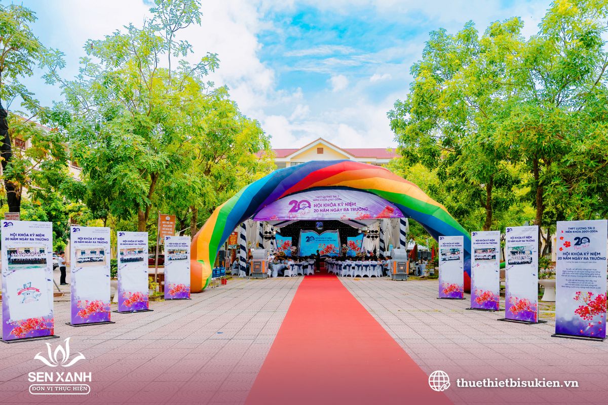 Tầm quan trọng của backdrop trong buổi họp lớp Tầm quan trọng của backdrop trong buổi họp lớp