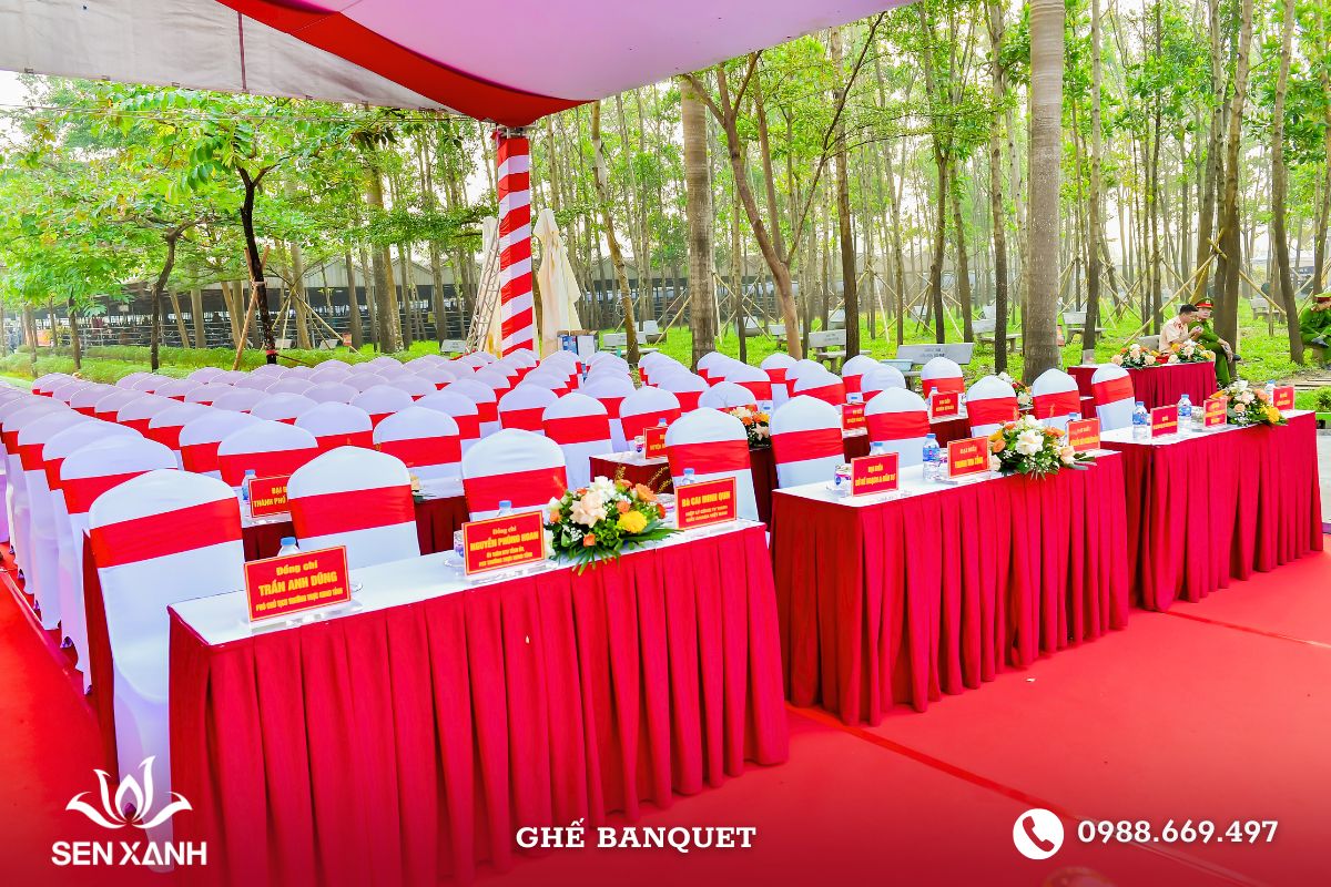 Ghế banquet kèm bàn đại biểu