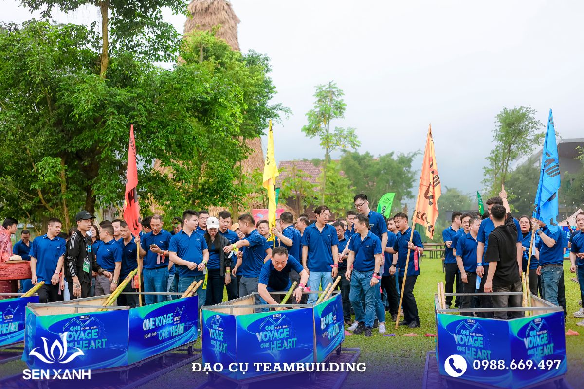 Đạo cụ chèo thuyền trên cạn