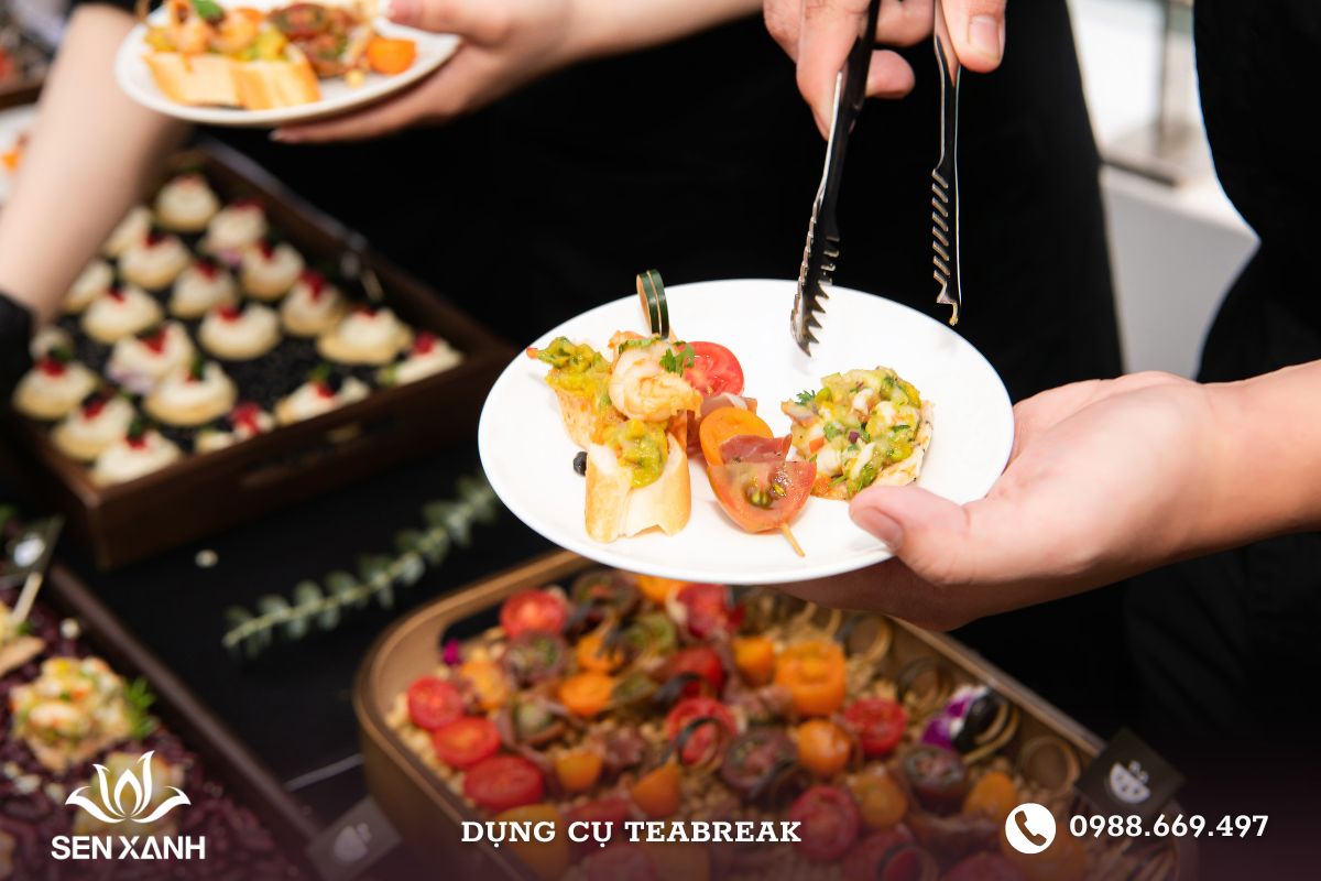 Tiệc teabreak cần được trang trí sạch sẽ, bắt mắt