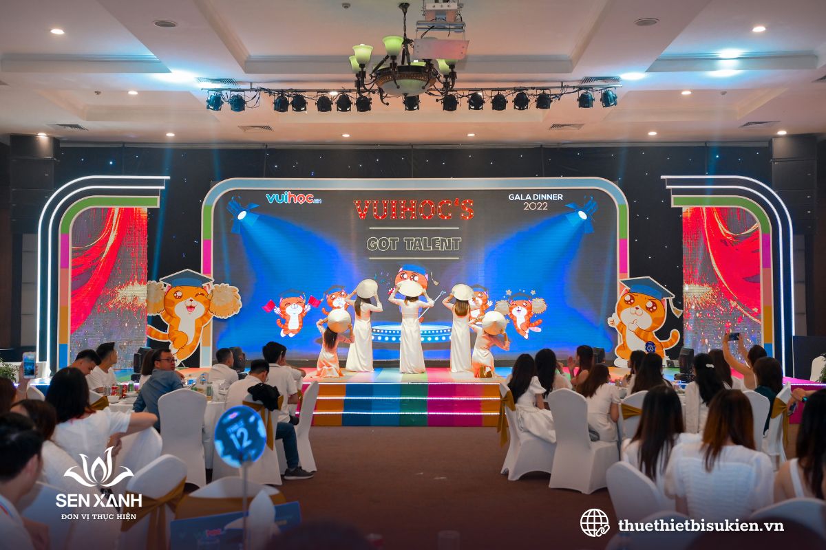 Sân khấu sự kiện phù hợp với không gian chung Sân khấu sự kiện phù hợp với không gian chung