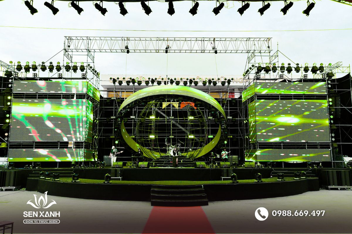 Thi công sân khấu chuyên nghiệp, lắp đặt nhanh chóng Thi công sân khấu chuyên nghiệp, lắp đặt nhanh chóng