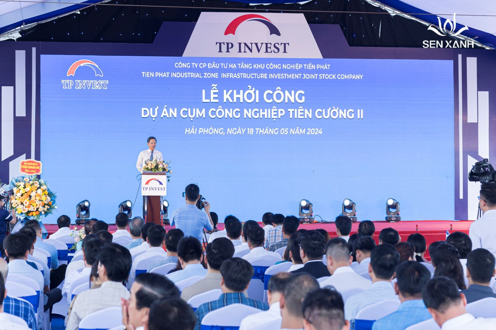 Đại biểu phát biểu đầu buổi lễ