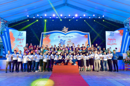 Cho thuê backdrop họp lớp